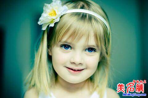 孩子起名女孩(爸爸姓李妈妈姓杨给孩子起名女孩)